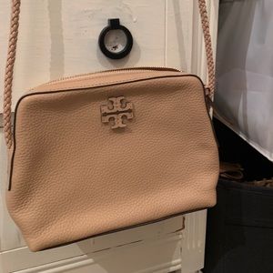 Tory Burch tan cross body/New condition.
